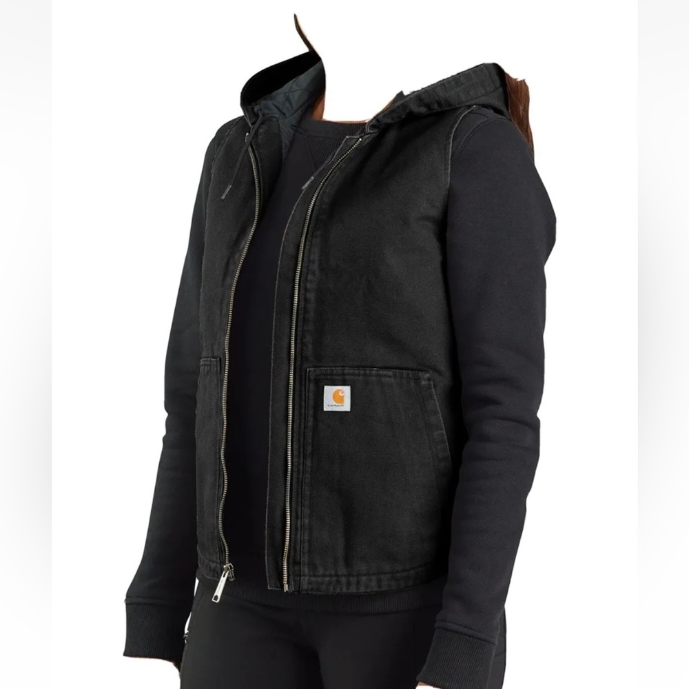 CARHARTT.  NWOT. STYLE #104026
WOMEN'S WASHED DUCK HOODED INSULATED VEST